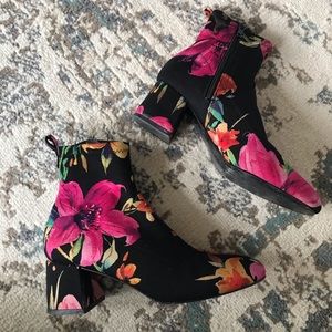 Topshop sock booties. Size 6 1/2.